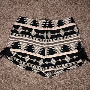 High waist tribal shorts with zipper in the back